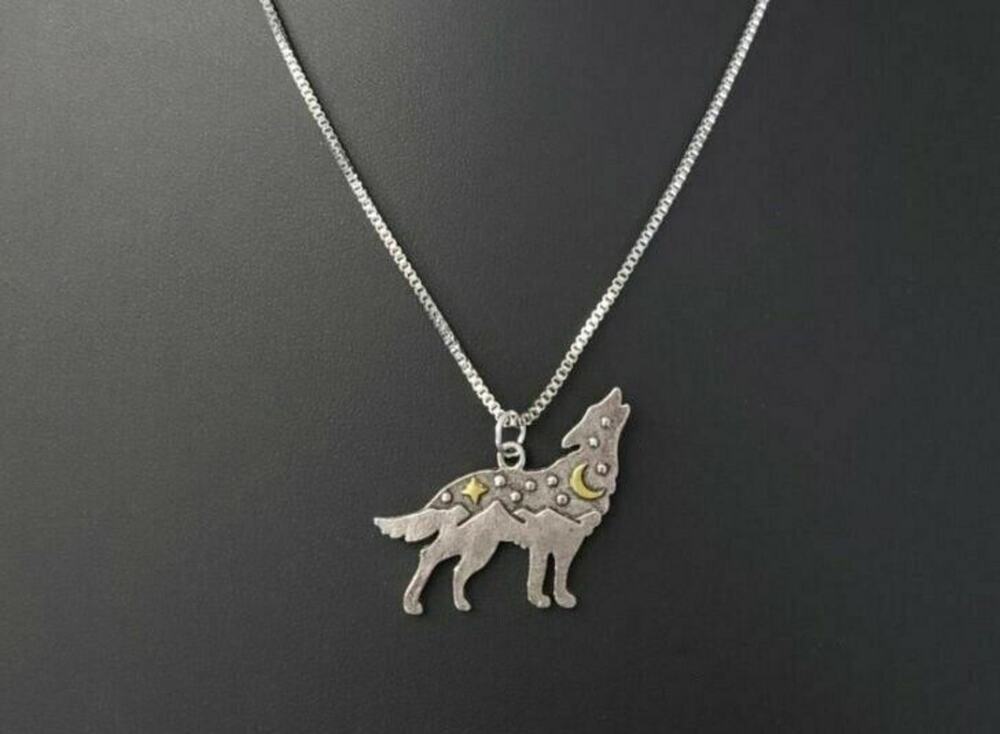 Howling Wolf with Moon & Stars Pendant Necklace - Brand New